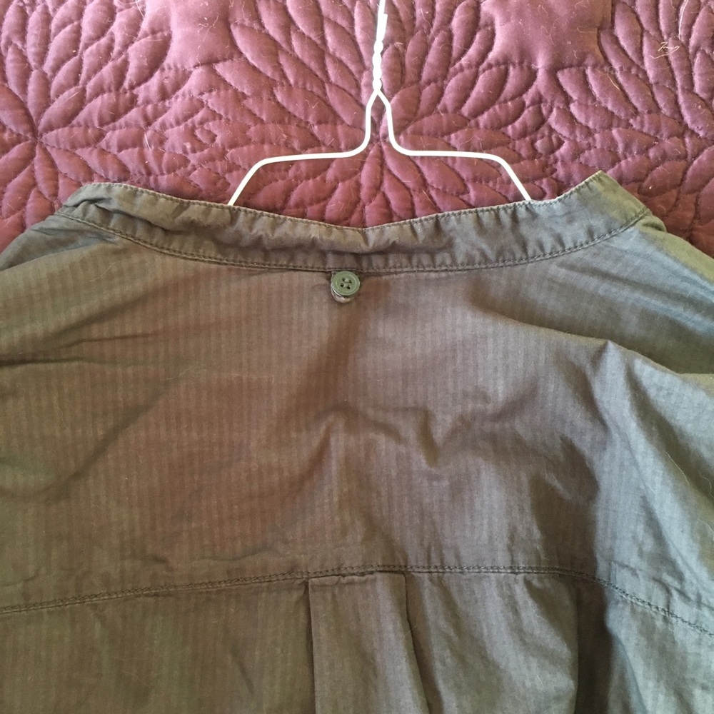 🌸Gray button down light shacket🌸 - Picture 5 of 6